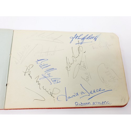 39 - An autograph album featuring signatures of late 50s and early 60s football teams including Leeds Uni... 