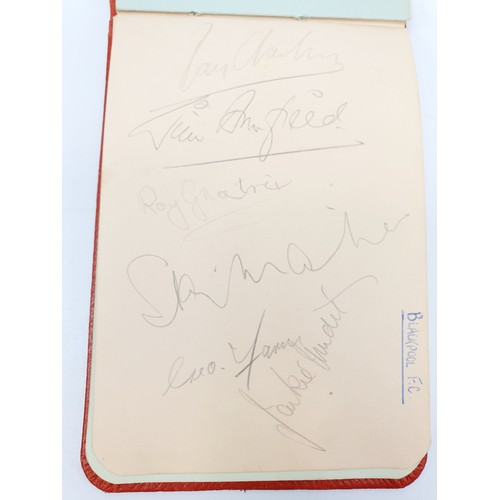 39 - An autograph album featuring signatures of late 50s and early 60s football teams including Leeds Uni... 