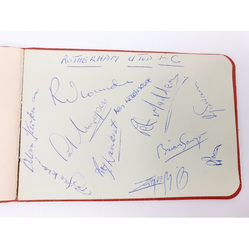 39 - An autograph album featuring signatures of late 50s and early 60s football teams including Leeds Uni... 