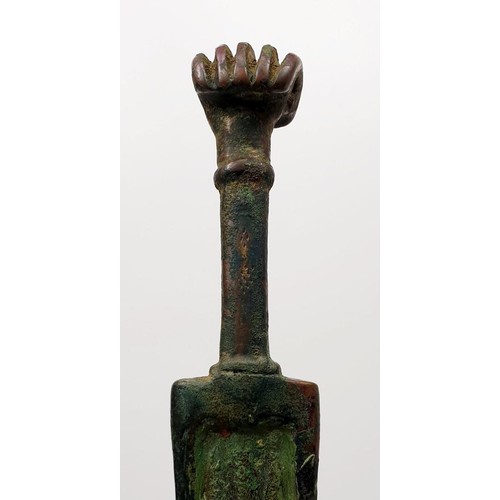 102 - Antiquities: A Lurista bronze short sword, with ribbed blade, length 53.5cm. No shipping. Arrange co... 