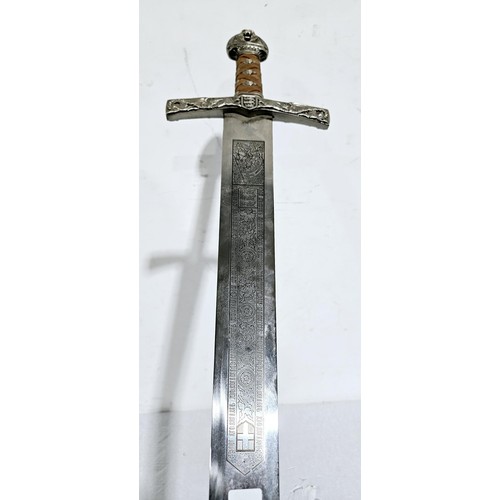 23 - An Ancient Warrior decorative reproduction broad sword, overall length 104cm. No shipping. Arrange c... 