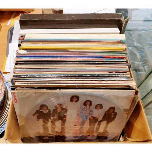 117 - A box of LPs including a limited edition Gordon Giltrap Band picture disc. No shipping. Arrange coll... 