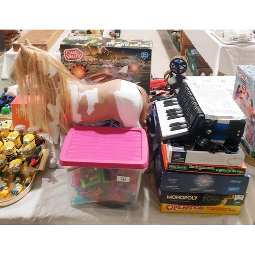162 - A box of Magformers together with toys and games including Game of Thrones Monopoly. No shipping. Ar... 