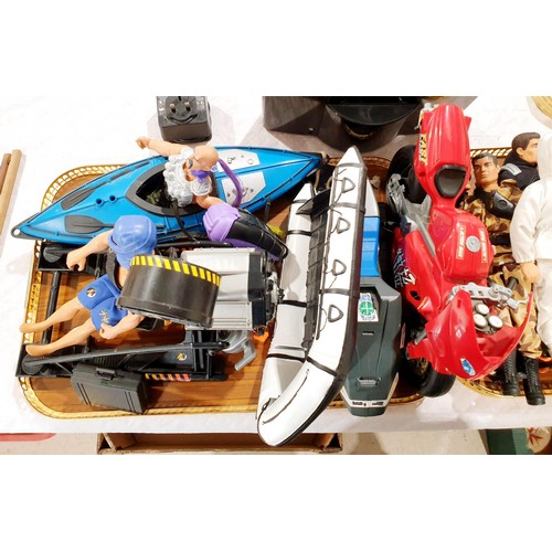 148 - Action Man figures, vehicles and accessories. UK shipping £14.