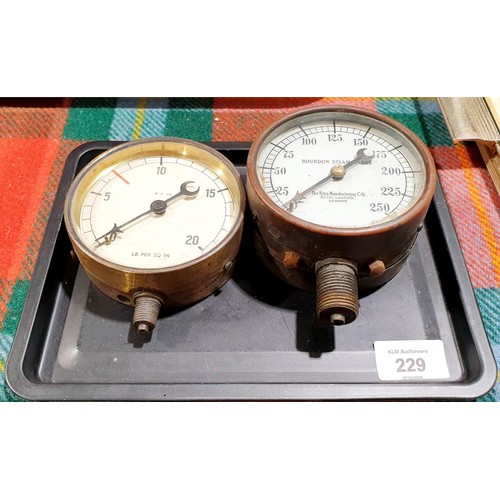 229 - A vintage Bourdon Steam Gauge by The Riley Manufacturing Co. Ltd., diameter 10.5cm together with one... 