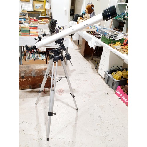 108 - A Bresser Classic 60/900 EQ Refractor Telescope. No shipping. Arrange collection or your own packer ... 