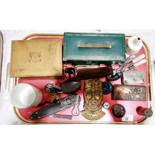 22 - A tray of collectables including silver, a William Rogers throwing knife and an antique enamel balm ... 