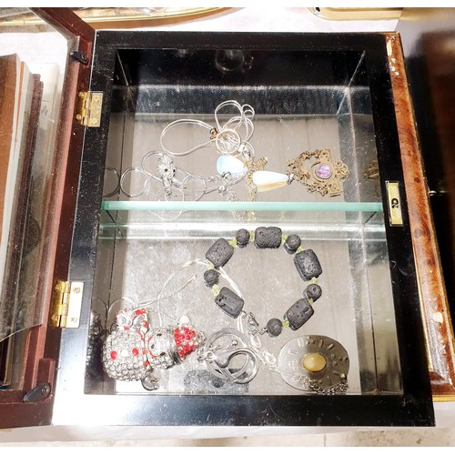 80 - A selection of costume jewellery. No shipping. Arrange collection or your own packer and shipper, pl... 