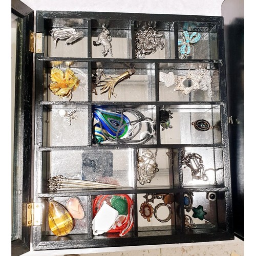 80 - A selection of costume jewellery. No shipping. Arrange collection or your own packer and shipper, pl... 