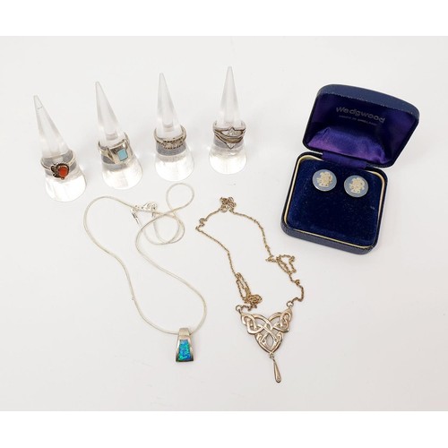 10 - A selection of silver jewellery, gross weight 30g. UK shipping £14.