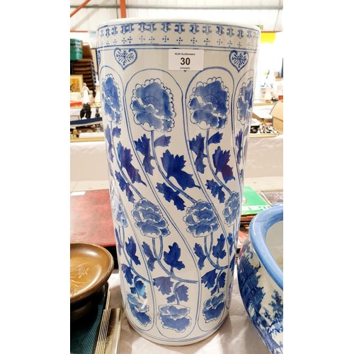 30 - A Victoria Ware blue and white ornamental planter, width 46cm together with a blue and white umbrell... 