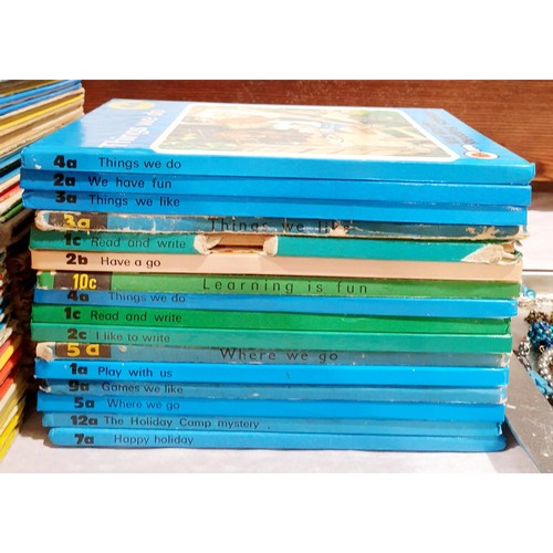 38 - Thirty eight vintage Ladybird Reading Series books. UK shipping £14.