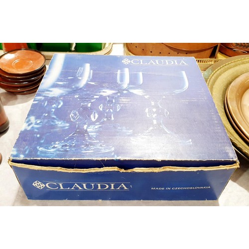 112 - A box of six Claudia champagne saucers. No shipping. Arrange collection or your own packer and shipp... 