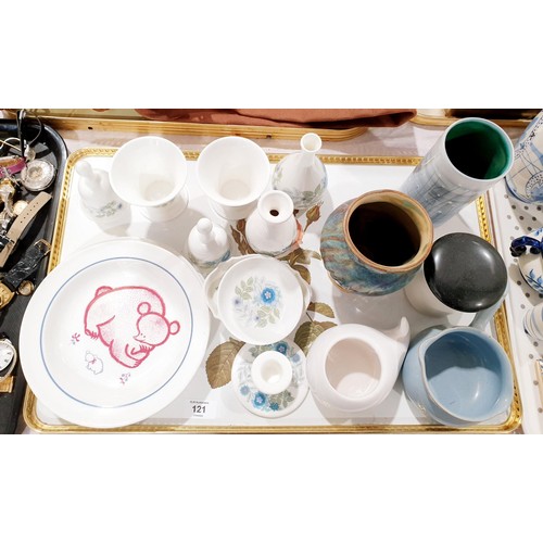 121 - A selection of ceramics including Wedgwood 