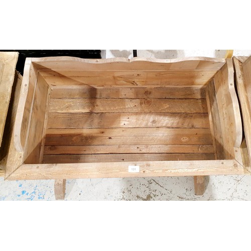 131 - A wooden planter, 86x47x32cm. No shipping. Arrange collection or your own packer and shipper, please... 