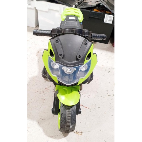 139 - A child's ride on electric motorbike. No shipping. Arrange collection or your own packer and shipper... 