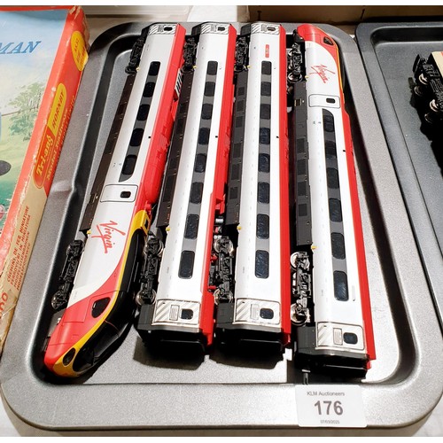 176 - Hornby 00 gauge Virgin locomotives and two carriages. UK shipping £14.