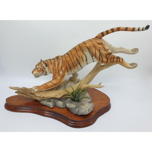 240 - A Border Fine Arts limited edition sculpture of a tiger L117 with box length 42.5cm. No shipping. Ar... 