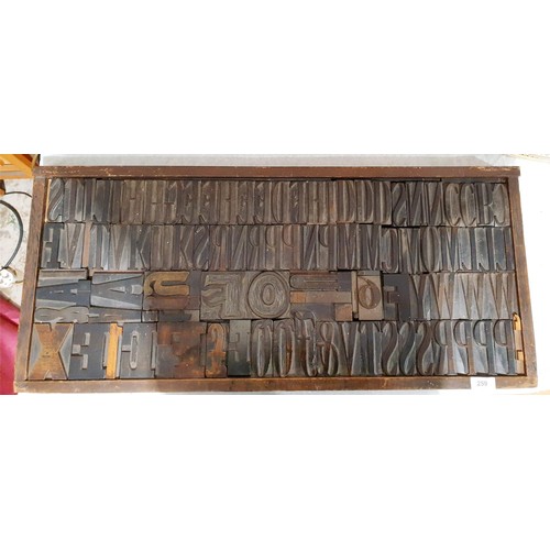 259 - Vintage wooden printer's blocks in a printer's tray, 83x36cm. No shipping. Arrange collection or you... 