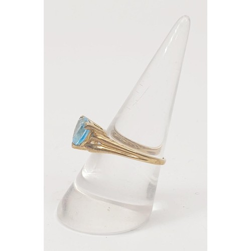 15 - A hallmarked 9ct gold aquamarine solitaire ring, gross weight 2.8g, size P. UK shipping £14.