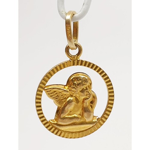 35 - A 9ct gold cherub pendant, weight 0.9g. UK shipping £14.