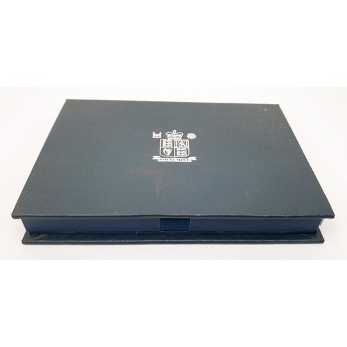 22 - A Royal Mint 1992 coin set including a 1992-1993 European Community 50p piece. UK shipping £14.