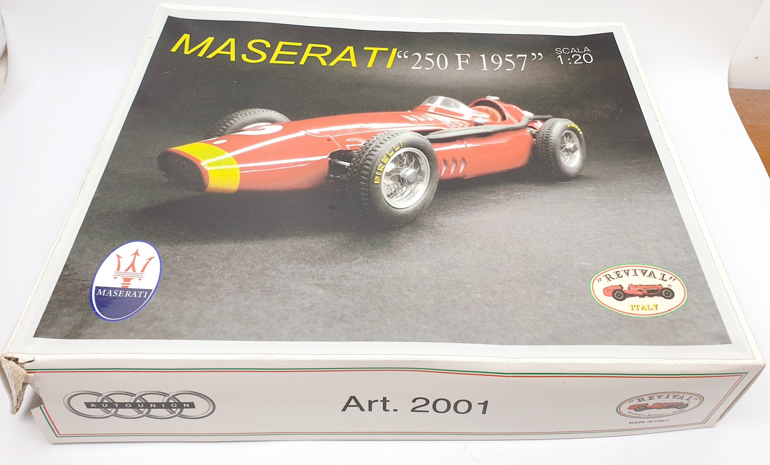 Revival Italy scale model kit Art.2001 1:20 scale Maserati 205 F1957.