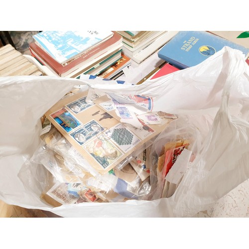 63 - A quantity of loose stamps. No international shipping.