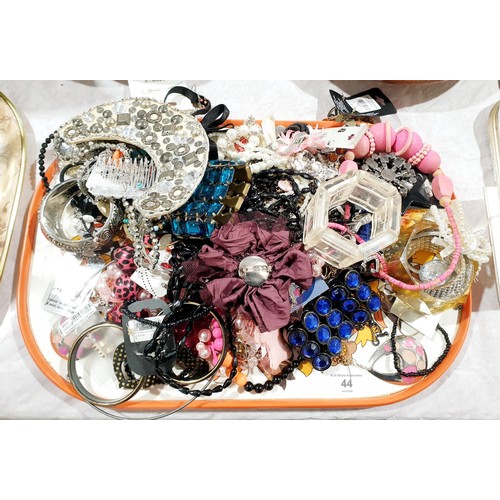 44 - A selection of costume jewellery. No international shipping.
