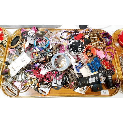 64 - A selection of costume jewellery. No international shipping.
