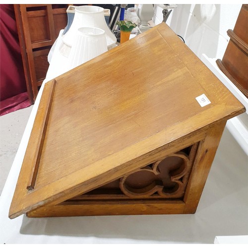 191 - A vintage oak church lectern with trefoil and quatrefoil decoration, 62x54x34cm. No shipping. Arrang... 