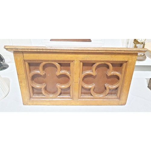 191 - A vintage oak church lectern with trefoil and quatrefoil decoration, 62x54x34cm. No shipping. Arrang... 