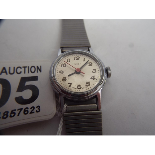 105 - Ladies or youths mechanical timex watch in working order