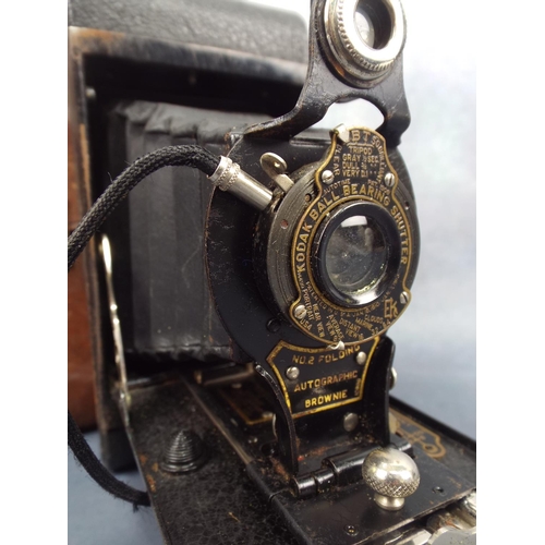 94 - Vintage Kodak Number 2 automatic Brownie camera & case.