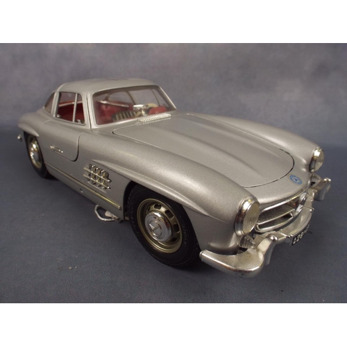 185 - Die cast  1/18 scale model of a Mercedes 300 SL