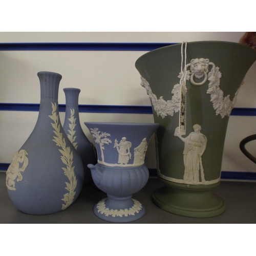 231 - Five pieces of Wedgewood - Jasper