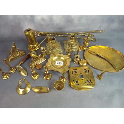 393 - Tray of Assorted Brassware