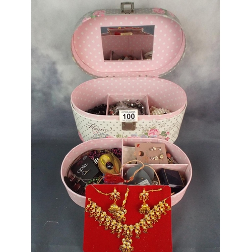 100 - Jewellery box & contents