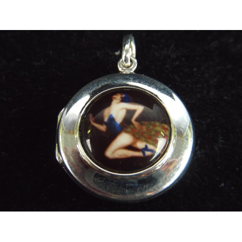 51 - 925 Silver Locket with Enamel cabouchon featuring an exotic lady.