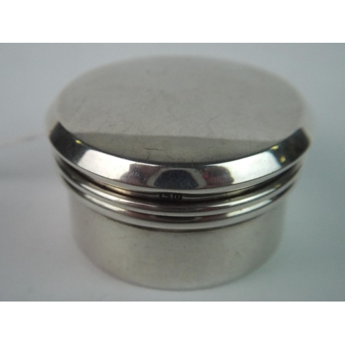 68 - Silver Pill box. Hallmarked for Birmingham 1938, Deakin & Francis.   27g