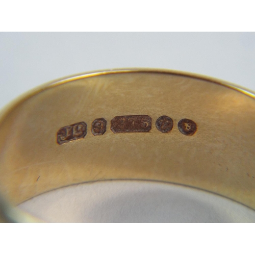 116 - 9ct Gold Wedding Band. 6.5g Finger Size  R