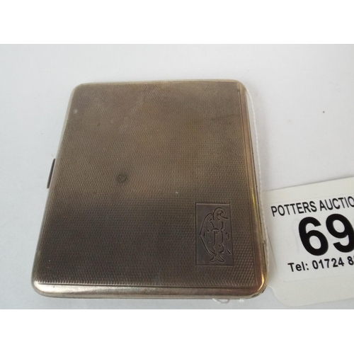 69 - Solid Silver cig case hallmarked for Birmingham 1933