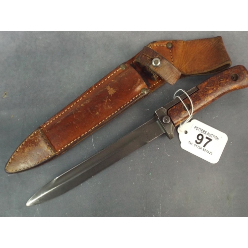 97 - WW2 fighting knife/Bayonet with leather scabbard