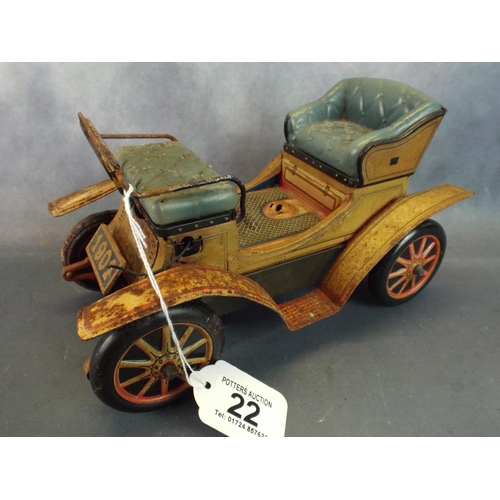 22 - Tinplate Battery operated model of a vintage car, requires attention.