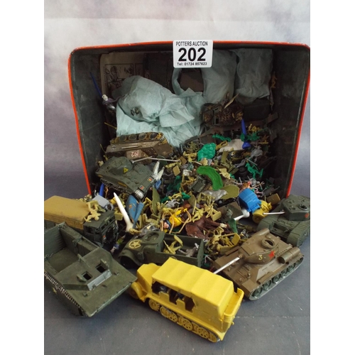 202 - Selection of vintage plastic soldiers, tanks etc.