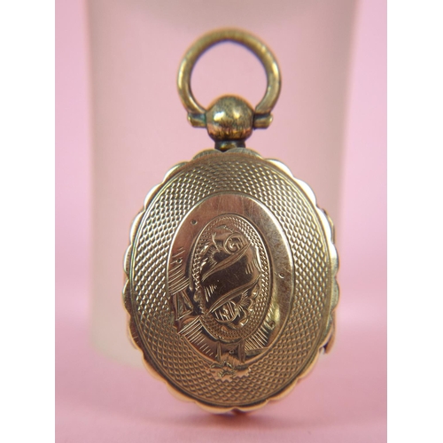 40 - Victorian Era 15ct Gold double ended locket. 9.0g