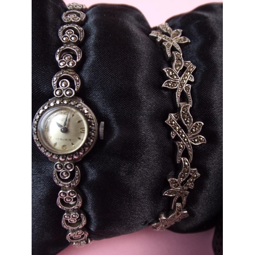 66 - 925 Silver Bracelet with Safety chain plus similar 17 jewel rubis watch in working order