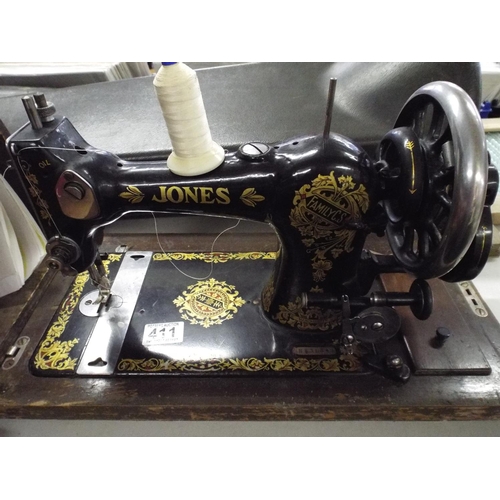 411 - Jones Family sewing machine, with original case and instruction manual. TOC Era