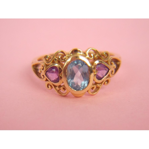 47 - 9ct Gold, Topaz & Amethyst set ring, finger size 'N' 2.8g