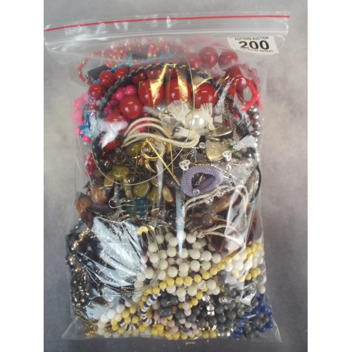 200 - 2 Kilos of assorted costume jewellery.